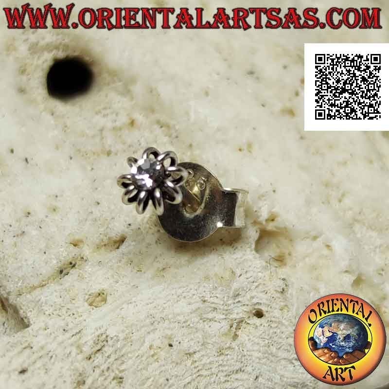 Mini boucle d'oreille / clou de nez en argent, zirconium rond entouré de dentelle (2 mm)