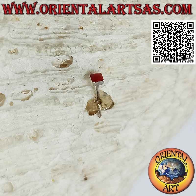 Mini boucle d'oreille / clou de nez en argent, carré agate (2 mm)