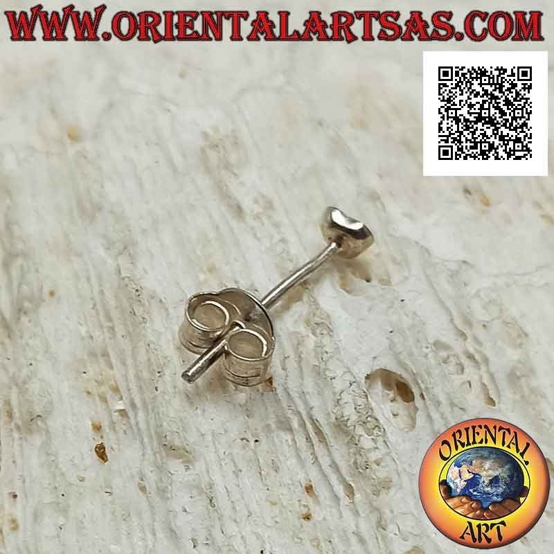 Mini arete / tachuela de plata, corazón con borde a ras de piedra (4 mm)