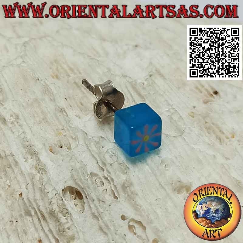 Mini earring in silver, the colored cube with design