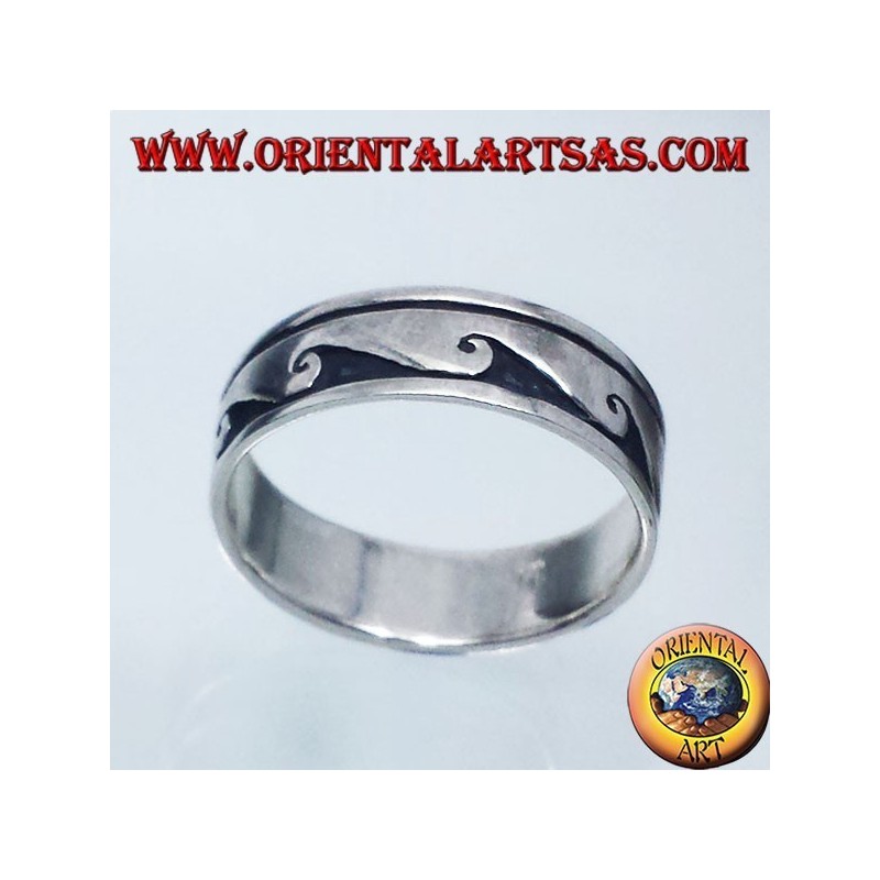 Bague en argent avec fiche d'onde bas relief