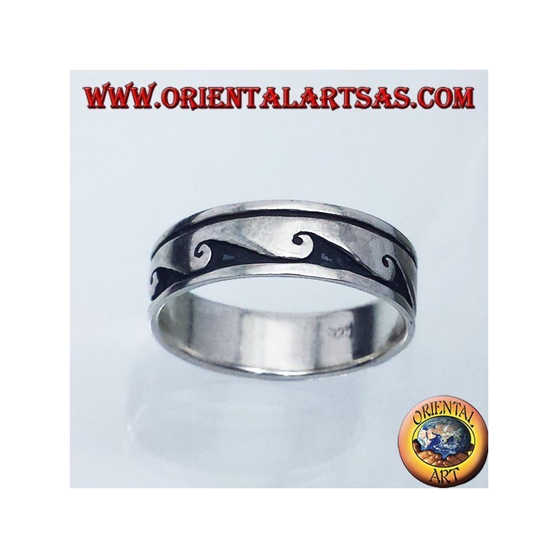 Bague en argent avec fiche d'onde bas relief