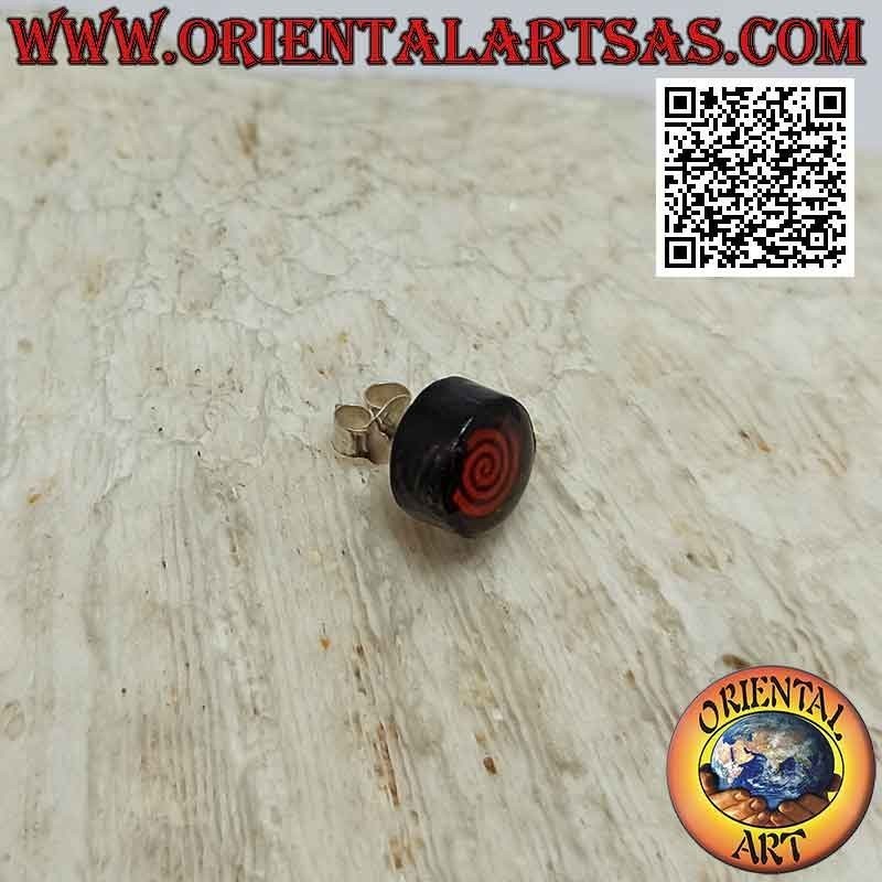 Mini boucle d'oreille en argent, la spirale rouge sur le rond noir