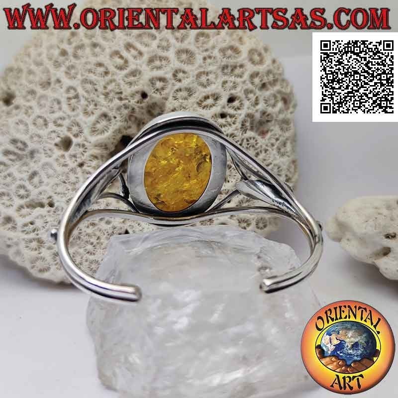Starres Armband in 925 ‰ Silber mit großem ovalen Cabochon-Bernstein und floral durchbrochener Verzierung