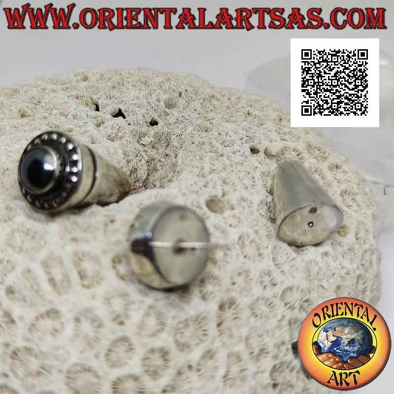 Orecchini in argento tradizionali Balinesi con ematite tonda contornata da borchie