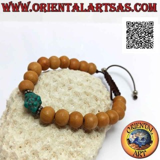 Pulsera de muñeca Mālā con cuentas de 8 mm. sándalo y turquesa central (ajustable)