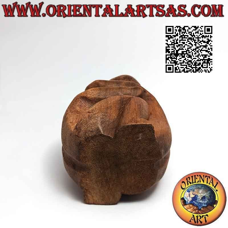 Skulptur eines Paares in tröstender Umarmung aus Suarholz