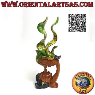 Escultura del beso entre dos amantes orientales con velo de perfil en madera de suar pintada de 20 cm