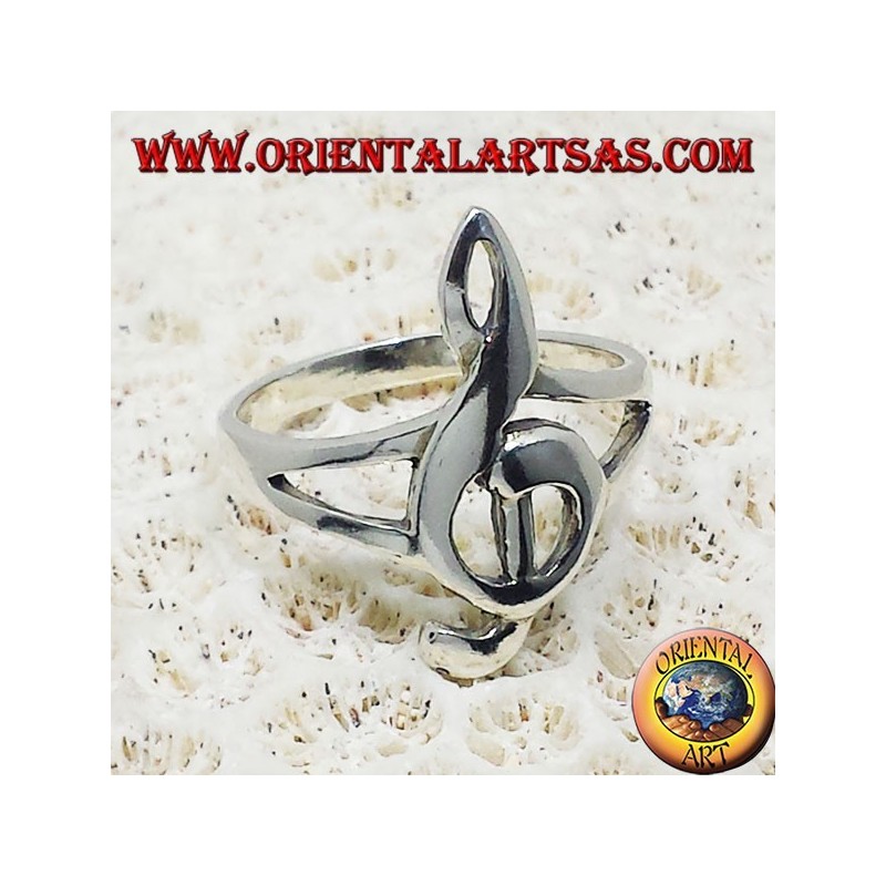 925 sterling silver ring with large shaped treble clef.