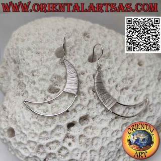 Orecchini in argento a monachella con luna e filo arrotolato bidimensionale