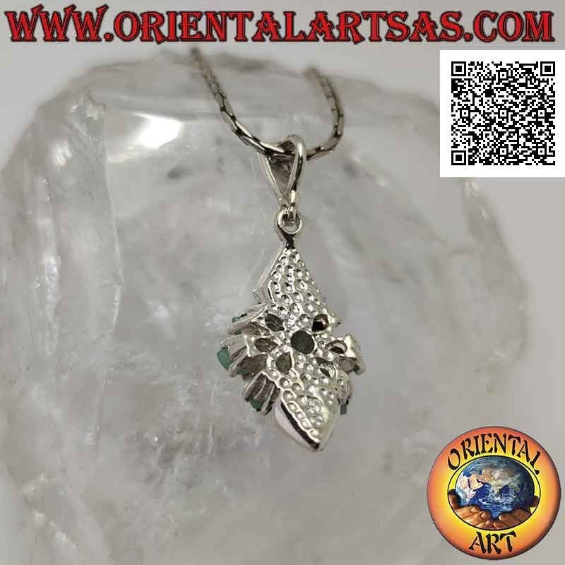 Colgante de plata con esmeralda redonda en una estrella de esmeralda ovalada natural y dos rombos de marcasita