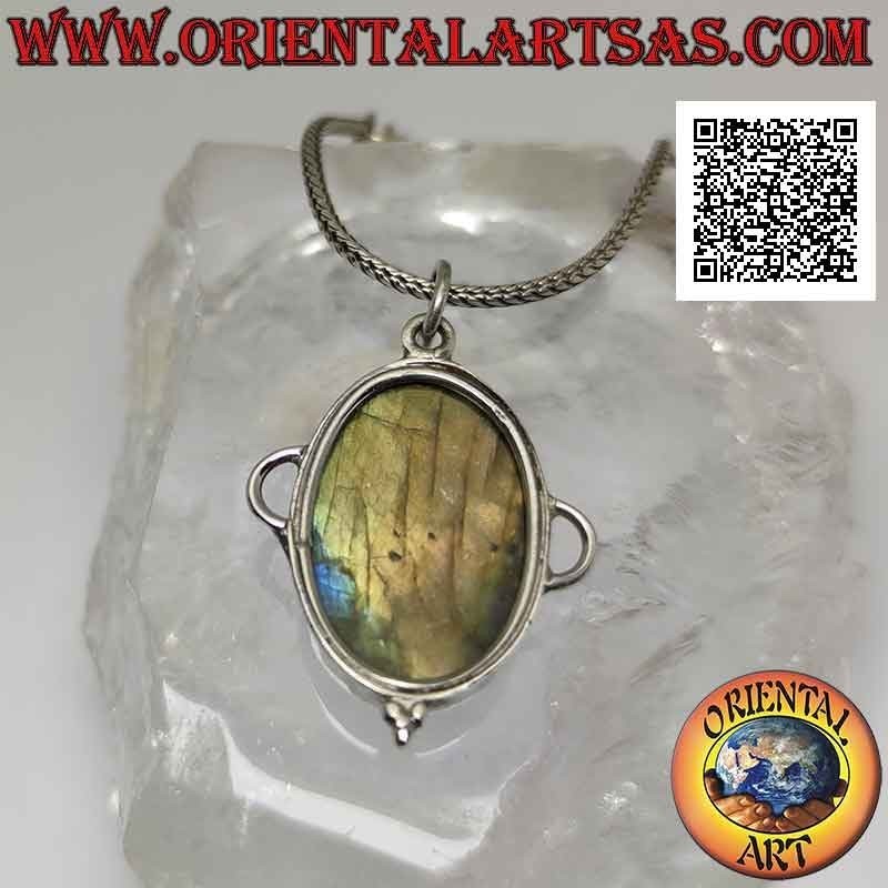 Pendentif en argent avec grand cabochon ovale en labradorite, demi-cercle ajouré sur les côtés et trio de boules en dessous