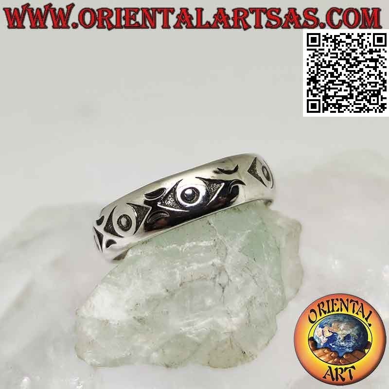 Anillo de plata, serie de triángulos y círculos en bajorrelieve