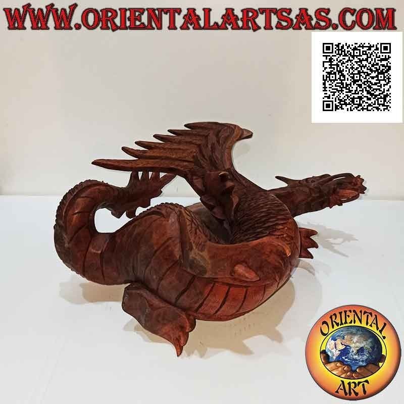 Escultura de dragón alado andante tallada a mano en madera de suar de 22 cm