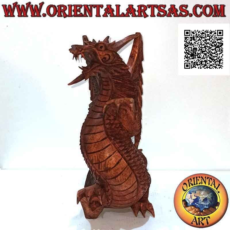 Escultura de dragón alado andante tallada a mano en madera de suar de 27 cm