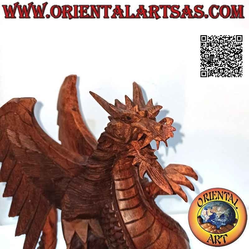 Scultura drago alato in cammino intagliato a mano in legno di suar da 27 cm