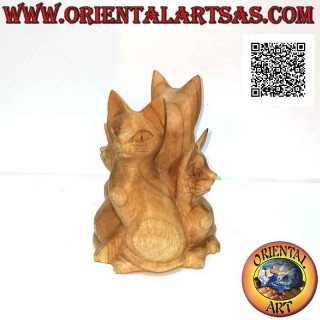 Sculpture la famille des chats dans un cercle en balsa de 15 cm