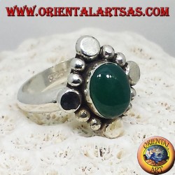 Bague en argent avec ovale vert agate cabochon