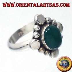 Bague en argent avec ovale vert agate cabochon