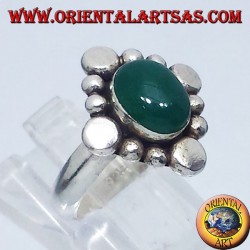 Bague en argent avec ovale vert agate cabochon