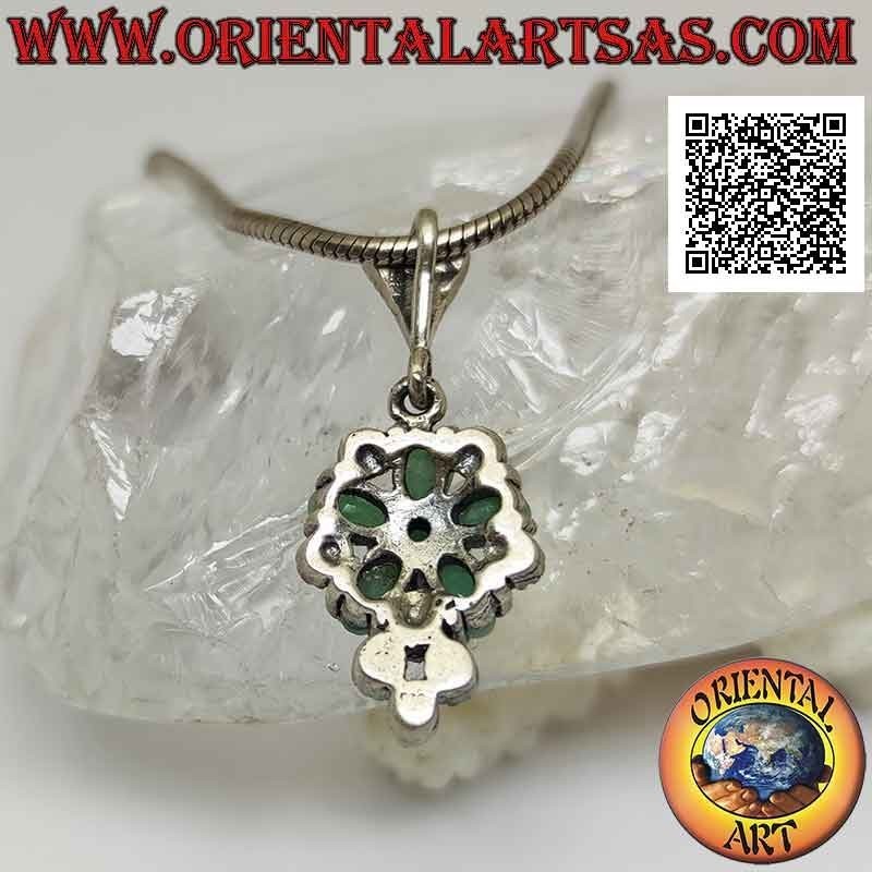 Pendentif en argent avec étoile émeraude ronde et ovale avec marcassite entre eux et en dessous