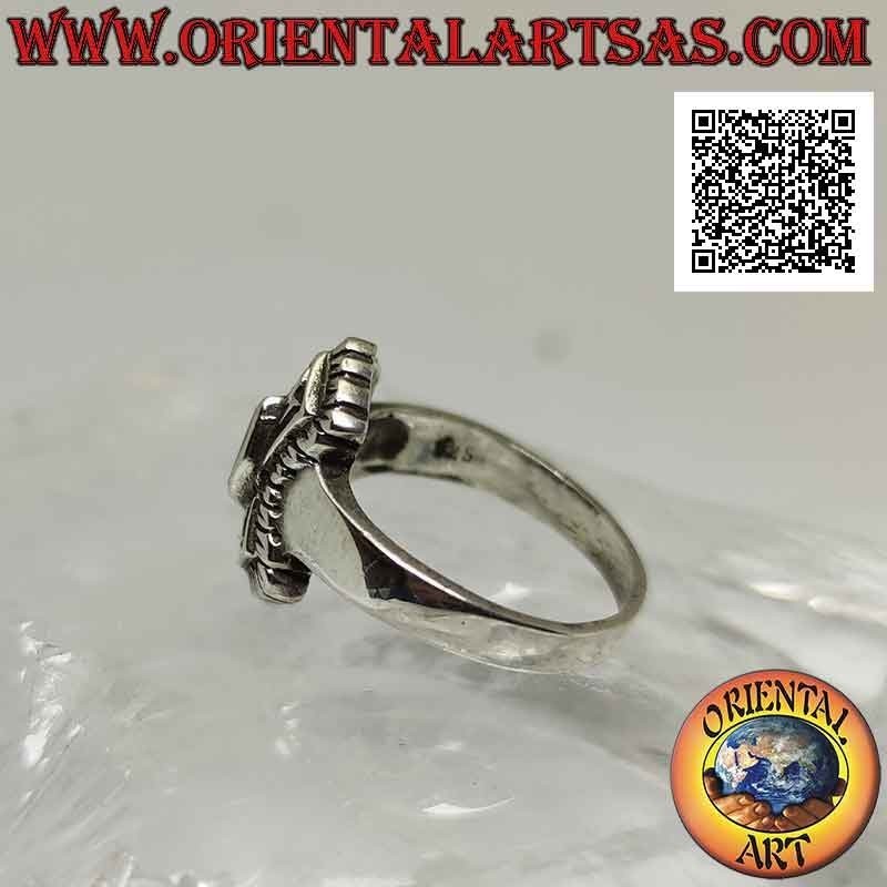 Anillo de plata con lanzadera nácar sobre doble pentágono decorado con espejo