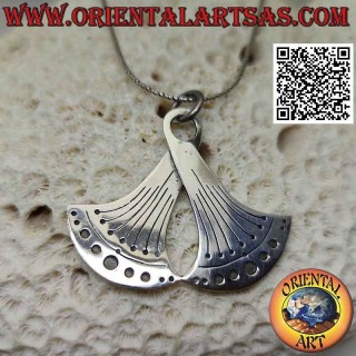 Pendentif en argent, le mouvement du pendule (symbole du temps qui passe)