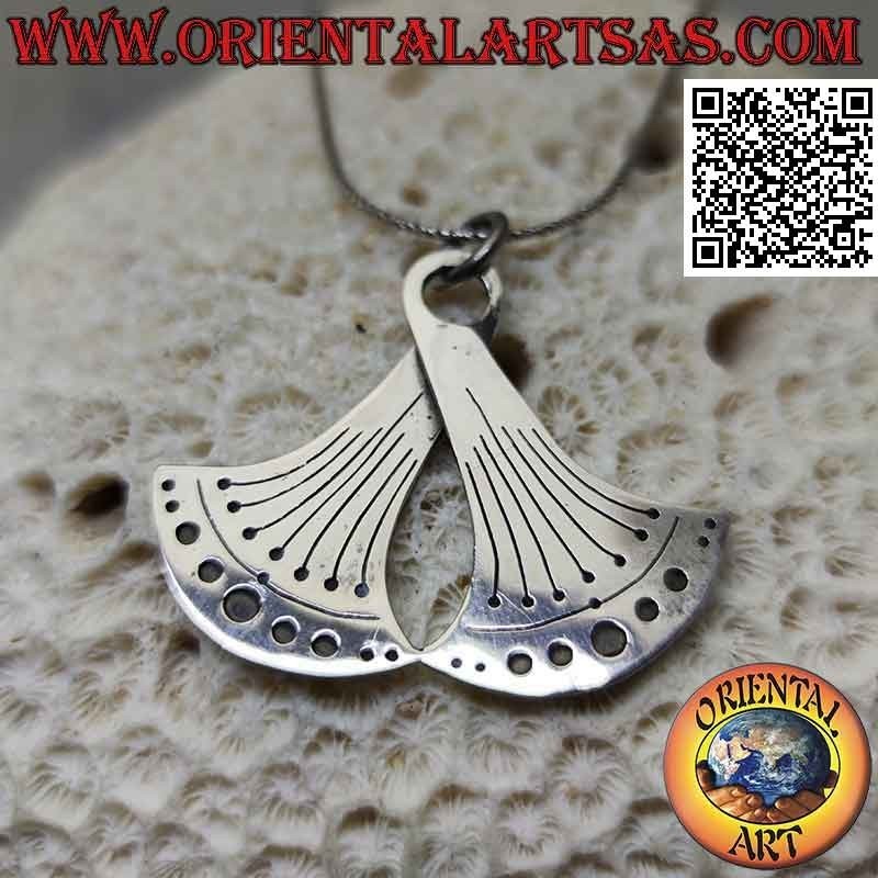 Pendentif en argent, le mouvement du pendule (symbole du temps qui passe)