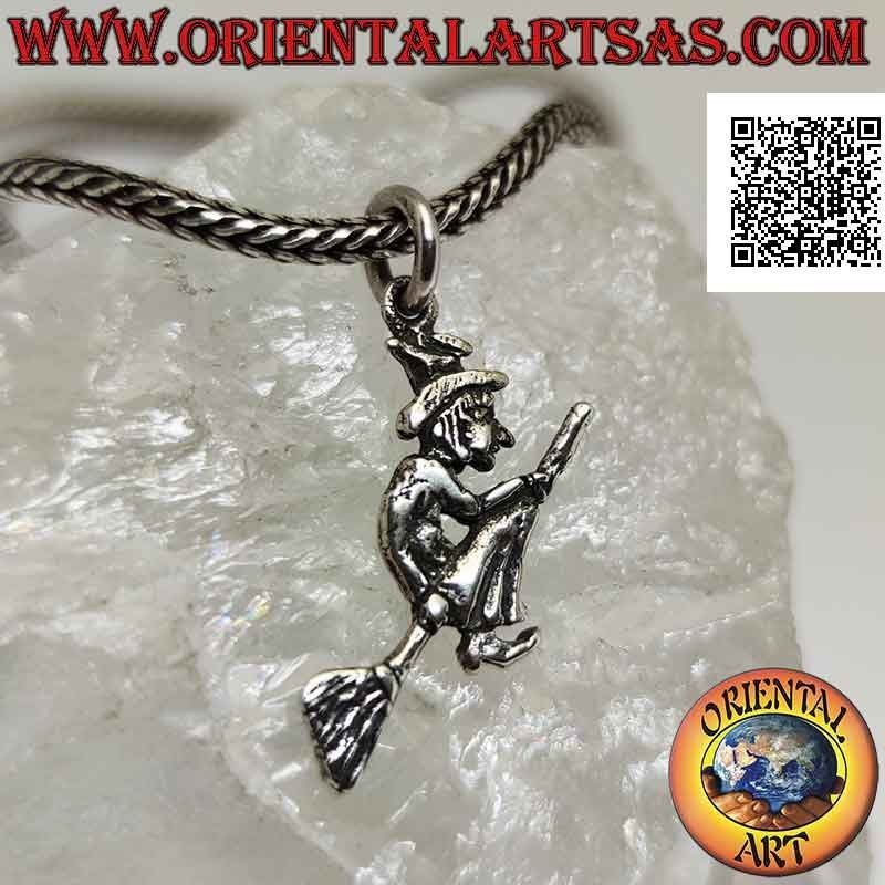 Pendentif en argent, la sorcière befana sur le balai volant de profil (double face)