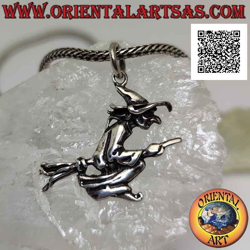 Pendentif en argent, la sorcière sur un balai volant de profil (grand)