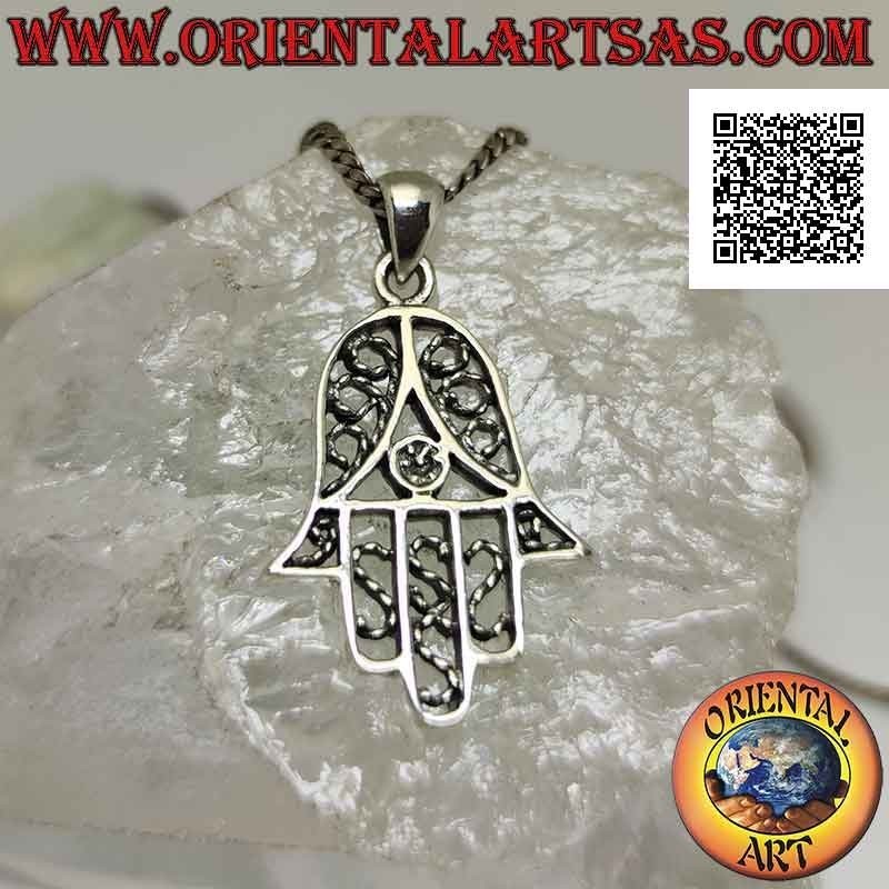 Colgante de plata, mano de Fátima o Hamsa totalmente perforado y decorado con hilo trenzado