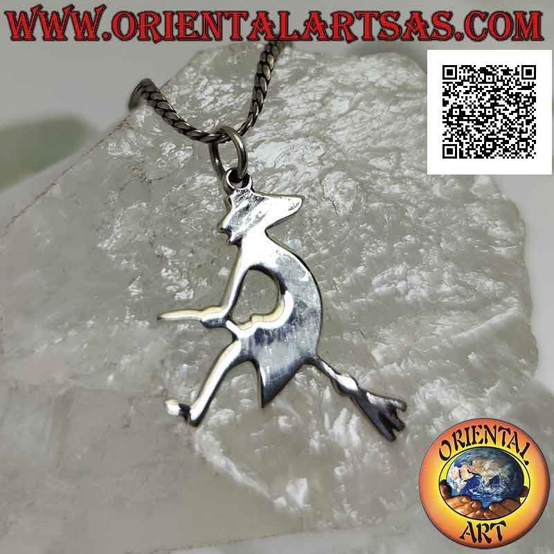 Colgante de plata lisa, la bruja befana en la escoba voladora de perfil