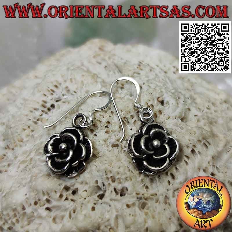 Boucles d'oreilles à levier en argent avec une rose pendante définie à différents niveaux