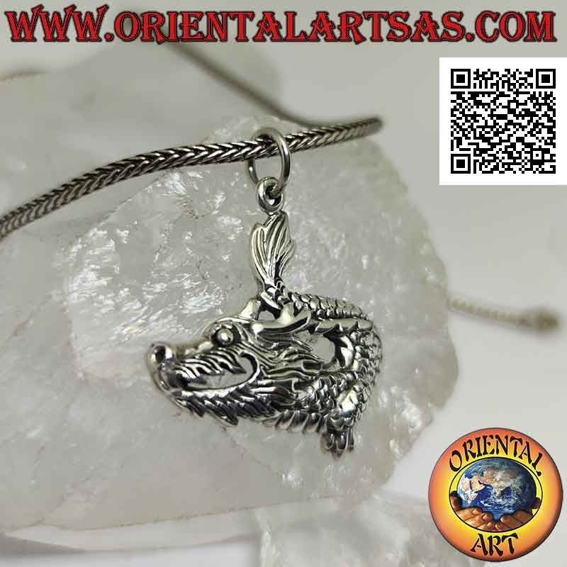Pendentif en argent, tête et queue de dragon de profil