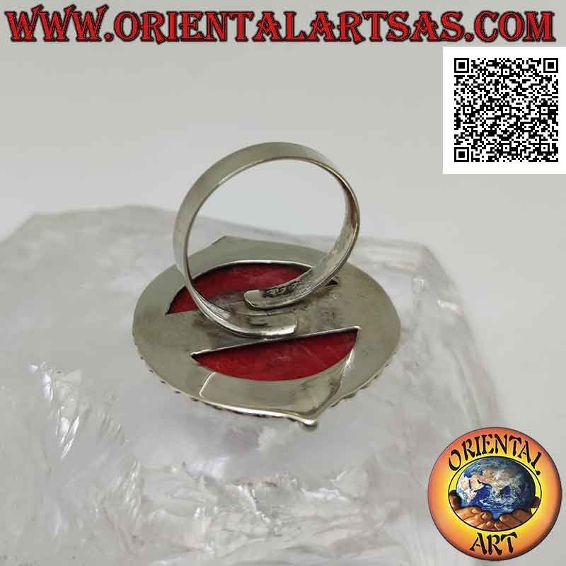 Anillo de plata con madrépora roja redonda (coral) rodeada de tachuelas y trío de bolas ajustable