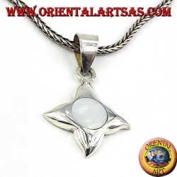 pendentif en argent avec nacre avec quatre points