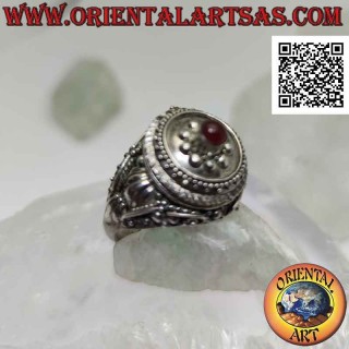 Anello d'argento porta veleno con corniola
