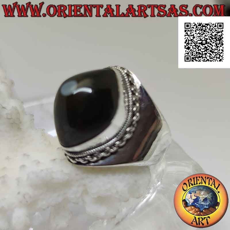 Silver ring with black Shiva's eye agate in shuttle and chain edge on smooth setting (g)