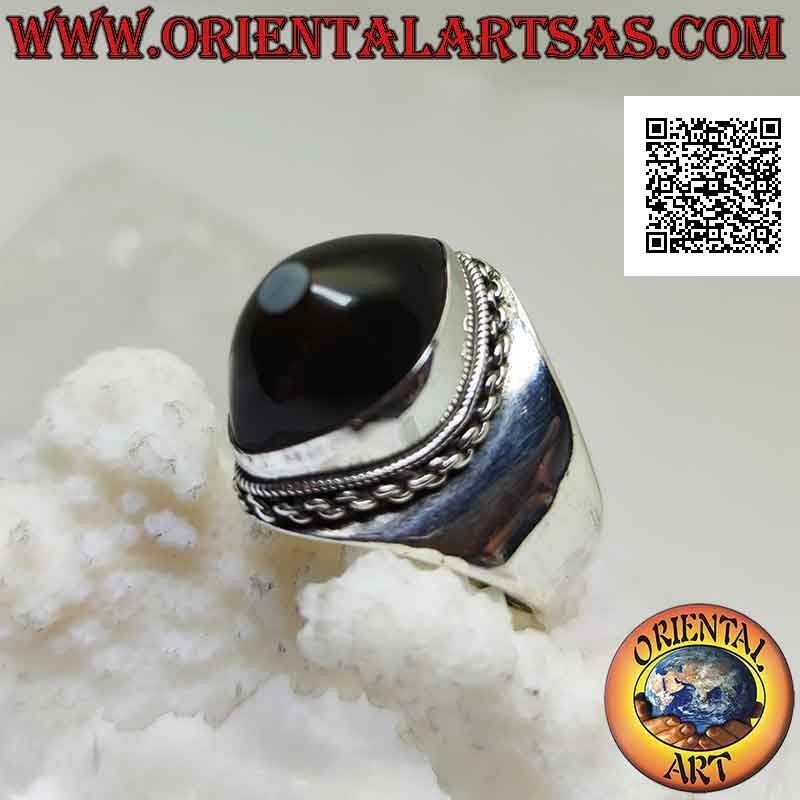 Anillo de plata con ágata ojo de Shiva negra en lanzadera y borde de cadena en engaste liso (g)