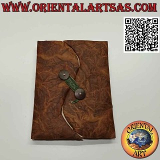 Cuaderno con cierre central, en papel de arroz nepalí (18 x 13)