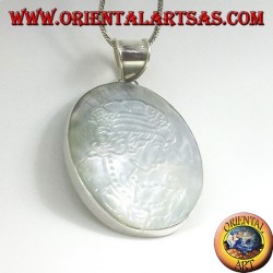 pendentif en argent camée sur nacre