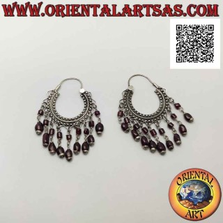 Boucles d'oreilles en argent, cercle aplati de 25 mm constellé de grenats pendants