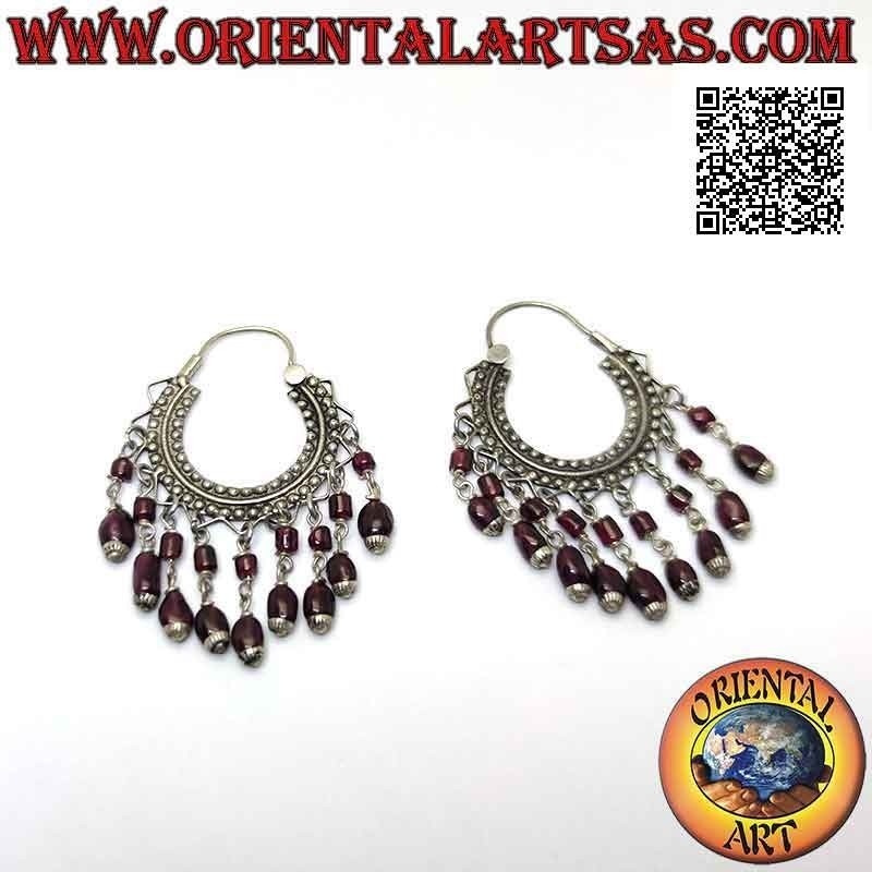 Pendientes de plata, círculo plano de 25 mm tachonado de granates colgantes