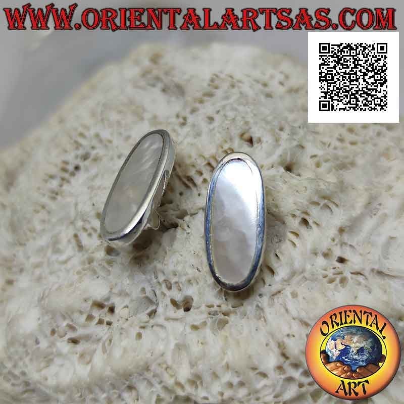 Pendientes lóbulos de plata con nácar plano ovalado con borde liso
