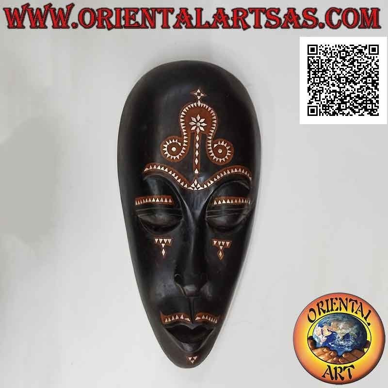 Maschera aborigena tradizionale di Lombok in legno di mogano bicolore con intarsi in madreperla, 50 x 24 cm