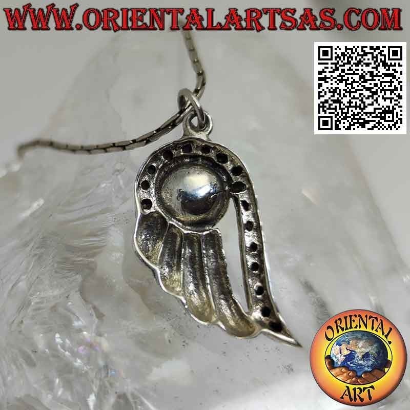 Colgante de plata, ala de ángel con perla central y marcasita