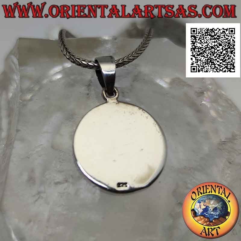 Silver pendant, round medal with eye of Ra / Horus in bas-relief surrounded by hieroglyphs (19 mm Ø)