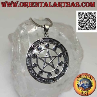 Pendentif en argent, le pentacle astrologique (pentacle entouré de phases de lune et de symboles du zodiaque)