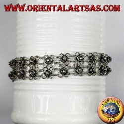 Silver bracelet with two flowers file