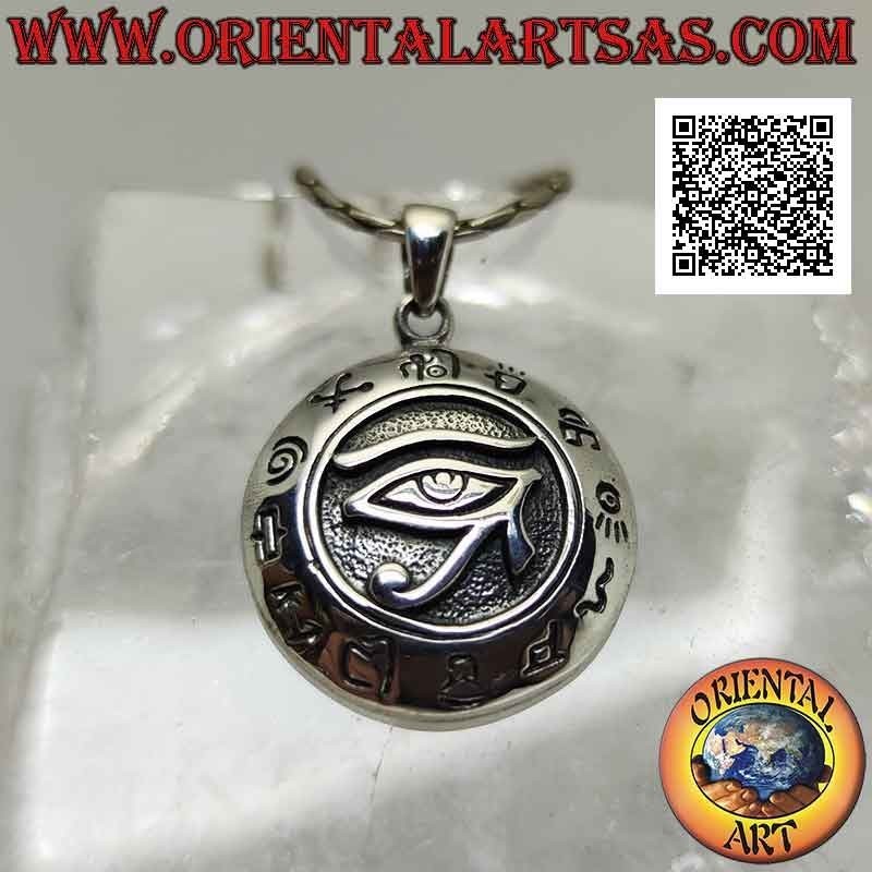 Silver pendant, round medal with eye of Ra / Horus in bas-relief surrounded by hieroglyphs (21 mm Ø)